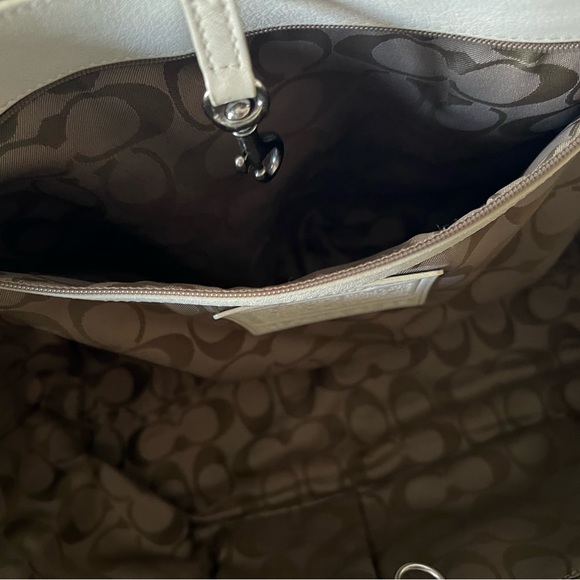 Coach -  Stylistic Vintage Black Patent Leather Bag - Picture 8 of 9